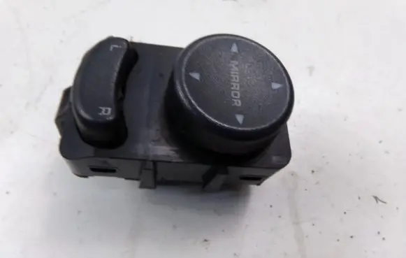 Chrysler Grand Voyager III Wing mirror switch 4685317