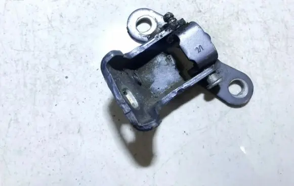 Ford Mondeo MK II Rear door lower hinge 93bbf26801ak 93bb-f26801-ak