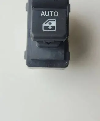 Fiat 500X Electric window control switch 30170843