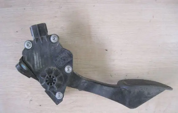 Toyota Land Cruiser (J150) Accelerator throttle pedal 7811060030