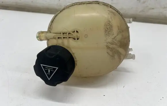 Opel Mokka X Coolant expansion tank/reservoir 9824198680