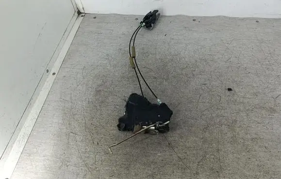 Toyota Corolla E140 E150 Front door lock