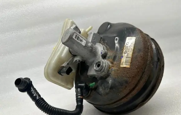 Audi A4 S4 B6 8E 8H Brake booster 8E0612105M