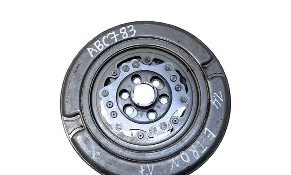 Audi A3 S3 8V Flywheel 04E105266P 090217073A