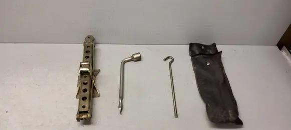 Mitsubishi Space Star Tool set 