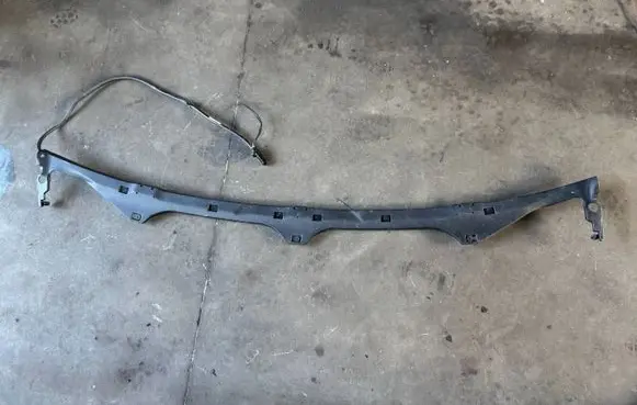 Mercedes-Benz C W205 Wiper trim A2058690007