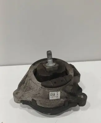 Engine mount bracket