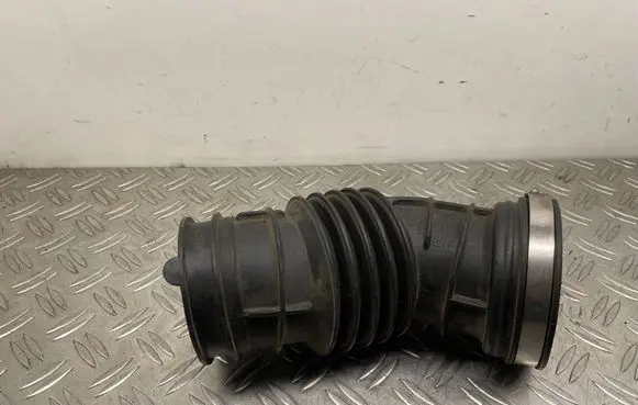 Ford Escape III Turbo air intake inlet pipe/hose GV619R504CB