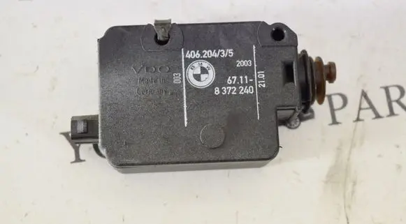 BMW 3 E46 Central locking motor 8372240