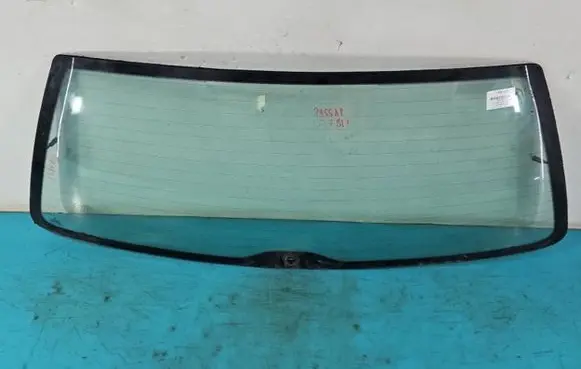 Volkswagen PASSAT B5.5 Rear windscreen/windshield window IMPRK1434911