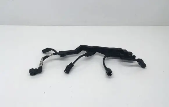 Toyota RAV 4 (XA50) Fuel injector wires 8212533220c