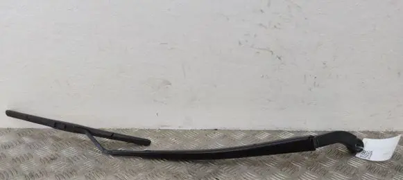Toyota RAV 4 (XA50) Windshield/front glass wiper blade 2766721 2766