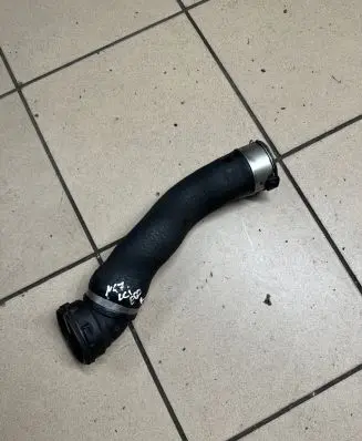 BMW 5 E60 E61 Intercooler hose/pipe 7803747