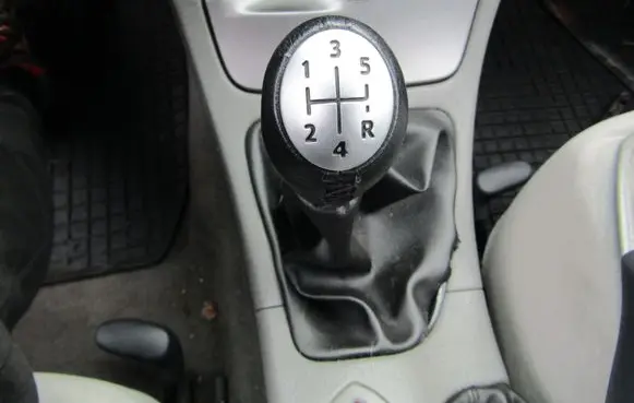 Renault Laguna II Gear lever shifter trim leather/knob 
