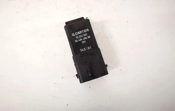 Renault Megane II Glow plug pre-heat relay 9640469680 51252002