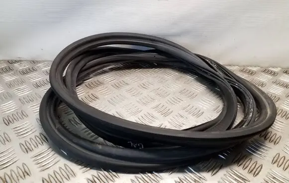 Seat Leon (1P) Trunk rubber seal (body)