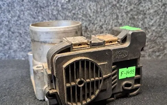 Volkswagen Eos Throttle valve 03C133062A