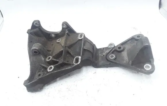 Volvo S80 Generator/alternator bracket 30757329