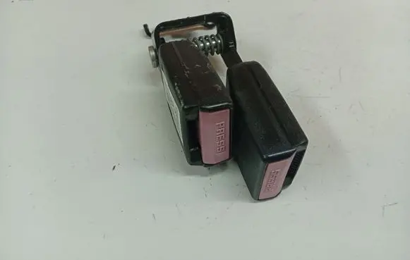 Renault Megane II Rear seatbelt buckle 077424B