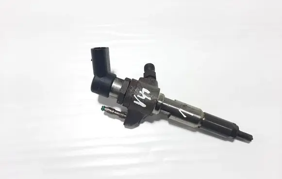 Volvo V40 Fuel injector 9802448680