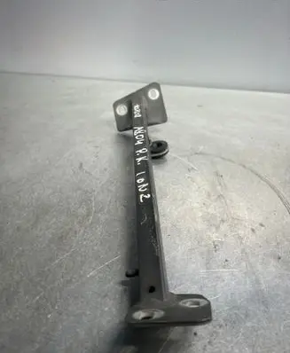 Audi A8 S8 D3 4E Fender mounting bracket 4E0805463F