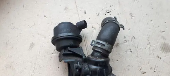 Audi Q5 SQ5 Engine coolant pipe/hose 059121737