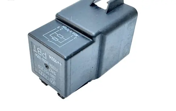 Volkswagen PASSAT B6 Other relay 3B0951253