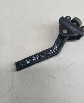 Mercedes-Benz Vaneo W414 Sliding door lower roller guide/hinge 