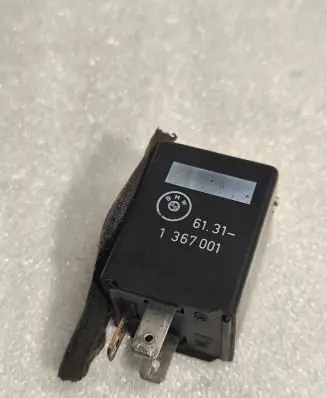 BMW 5 E28 Other relay 1367001