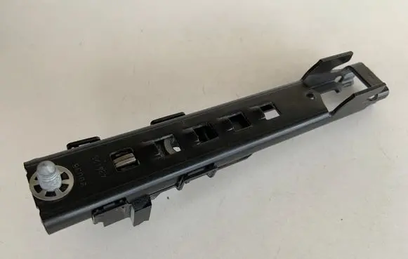 Mercedes-Benz CLA C117 X117 W117 Seat belt height adjuster A0008600388
