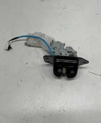 Nissan Note (E12) Loading door lock 