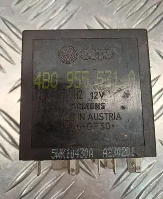 Skoda Octavia Mk1 (1U) Window wiper interval relay 4B0955531A