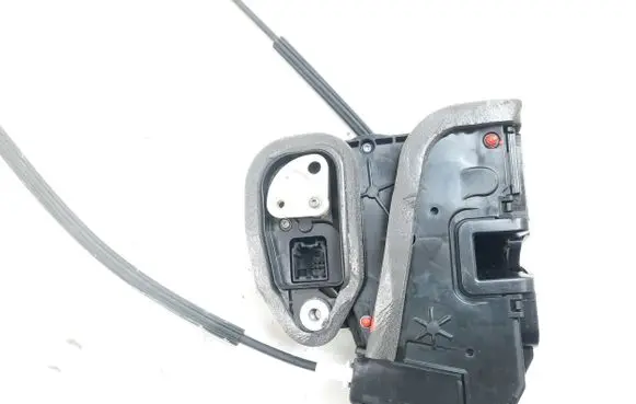 Cadillac Escalade IV Front door lock 13597533