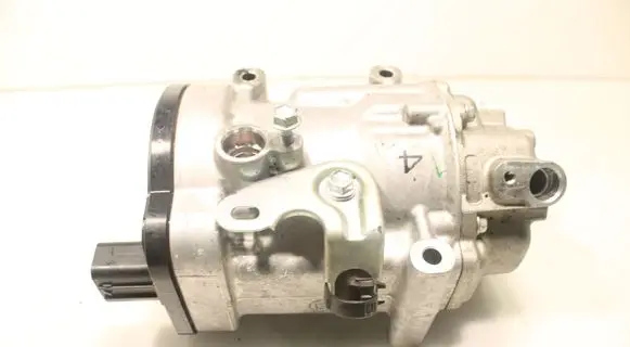 Toyota Corolla E210 E21 Air conditioning (A/C) compressor (pump) D424001202