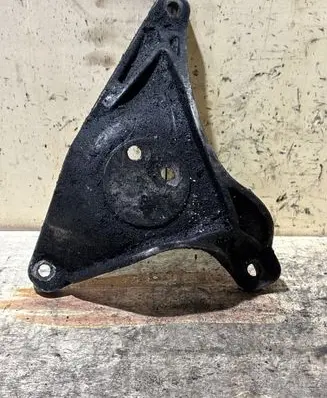 BMW 5 E39 Engine mounting bracket 1096080 22111096080