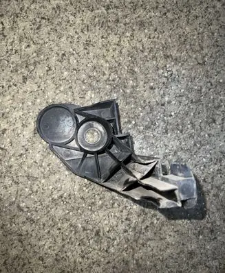 BMW 3 E46 Front bumper mounting bracket 7030619
