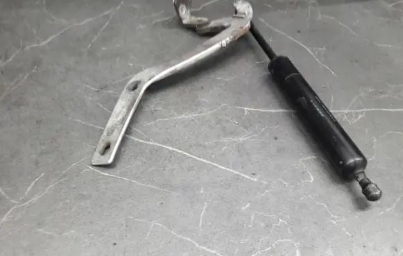 Mercedes-Benz E W210 Tailgate strut A0019808064