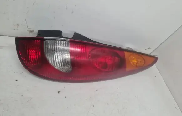 Nissan Almera Tino Rear/tail lights