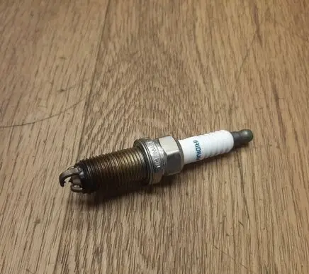 Lexus RX 450H Spark plug FK20HBR8
