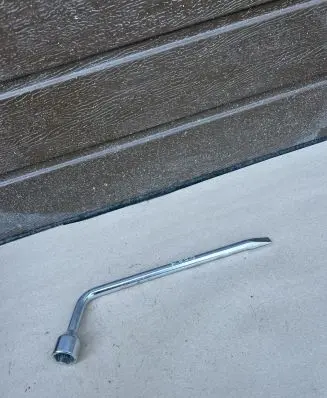 Toyota RAV 4 (XA40) Wheel nut wrench F753