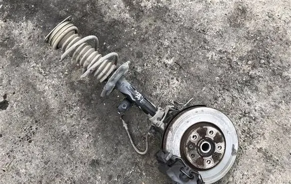 Nissan Qashqai J12 Front wheel hub spindle knuckle