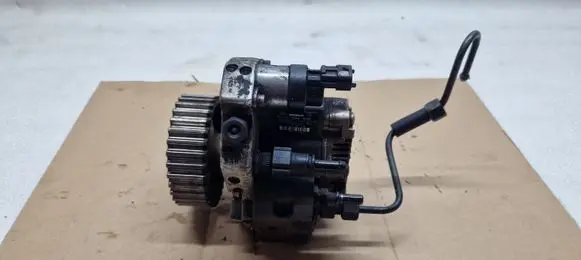 Suzuki Grand Vitara II Fuel injection high pressure pump 8200342594
