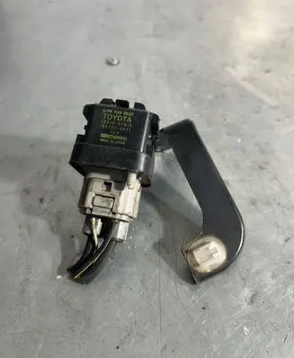 Toyota Yaris Glow plug pre-heat relay 2861067010 1567000671