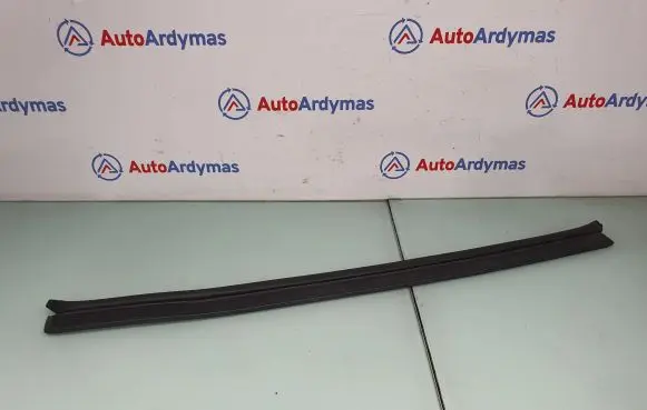 BMW 5 F10 F11 Engine compartment rubber 7206521 51767206521