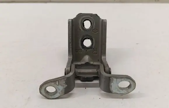 Nissan Juke II F16 Front door upper hinge 
