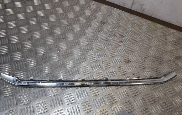 Audi A8 S8 D4 4H Front bumper upper radiator grill 4H0853651
