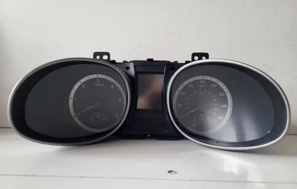 Hyundai Santa Fe Speedometer (instrument cluster) 940012W040