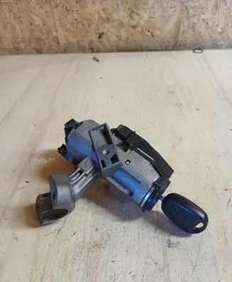 Toyota Corolla E120 E130 Ignition lock 45020024