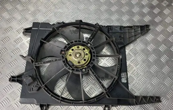 Volvo S40, V40 Radiator cooling fan shroud 8240272