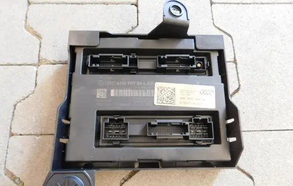 Audi A8 S8 D4 4H Comfort/convenience module
